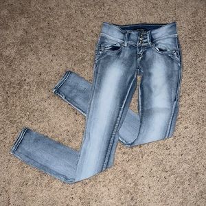 Classic Blue Straight Leg Jeans with Faded Thighs Size 3 juniors (jeans colony)